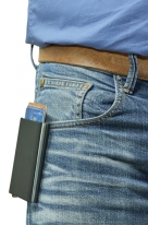 Kartenhalter 'Purse' aus Aluminium RFID mit Softtouch Oberfläche